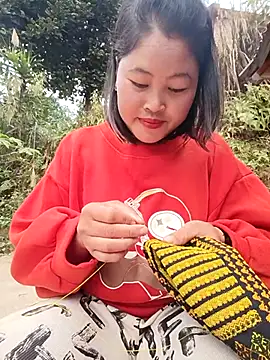 Snapshot of maycuc123 chatting on December 15, 2025, 12:37 am maycuc123 online show from December 15, 2025, 12:37 am