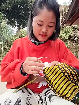 Snapshot of maycuc123 chatting on December 16, 2025, 1:43 am maycuc123 online show from December 16, 2025, 1:43 am