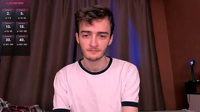 Snapshot of spider____man chatting on October 26, 2025, 2:34 pm spider man online show from October 26, 2025, 2:34 pm