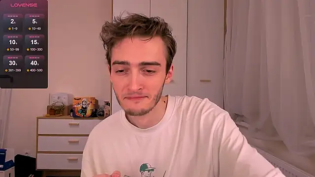 Snapshot of spider____man chatting on November 26, 2025, 5:03 pm spider man online show from November 26, 2025, 5:03 pm