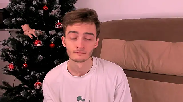 Snapshot of spider____man chatting on December 14, 2025, 4:34 pm spider man online show from December 14, 2025, 4:34 pm