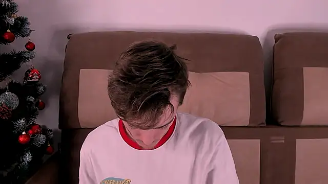 Snapshot of spider____man chatting on December 17, 2025, 4:35 pm spider man online show from December 17, 2025, 4:35 pm