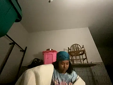 princesslivv online show from October 28, 2025, 4:49 am