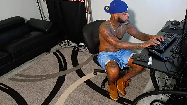 SLANGONDEMHOES online show from November 6, 2025, 7:15 pm