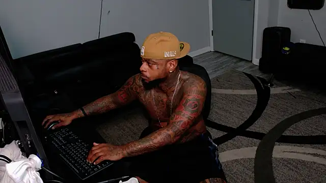 Snapshot of SLANGONDEMHOES chatting on May 4, 2026, 7:43 pm SLANGONDEMHOES online show from May 4, 2026, 7:43 pm