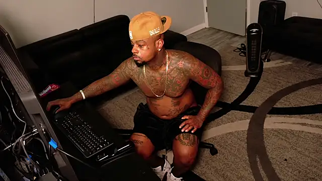 Snapshot of SLANGONDEMHOES chatting on May 12, 2026, 7:05 am SLANGONDEMHOES online show from May 12, 2026, 7:05 am
