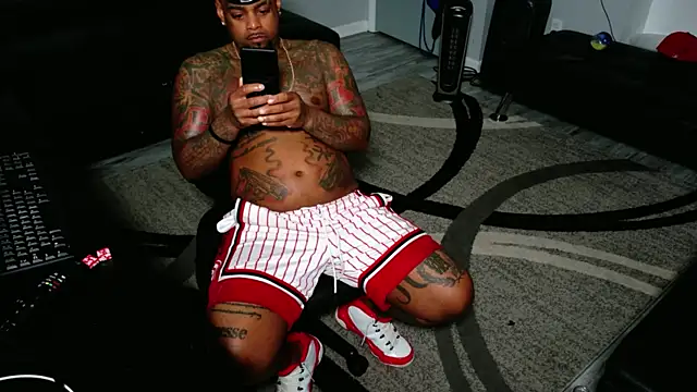 Snapshot of SLANGONDEMHOES chatting on June 1, 2026, 6:59 am SLANGONDEMHOES online show from June 1, 2026, 6:59 am