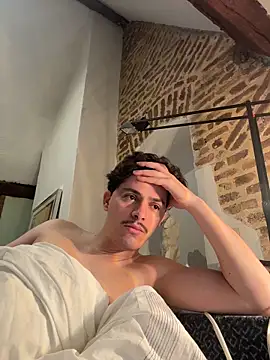 dock 75 online show from November 12, 2025, 8:37 am