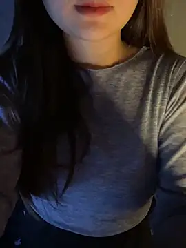 Hinne07 online show from February 10, 2026, 3:27 pm