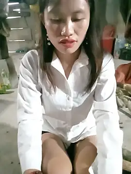 Snapshot of rubi_bae chatting on May 17, 2026, 11:56 pm rubi bae online show from May 17, 2026, 11:56 pm