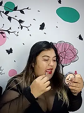 curvy diva  online show from October 22, 2025, 11:21 am