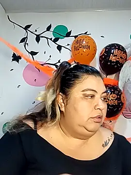 curvy diva  online show from November 1, 2025, 11:01 am