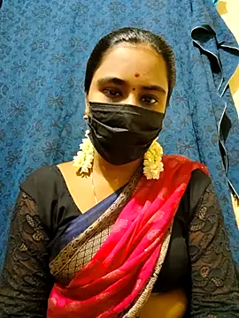 Snapshot of mini-queen chatting on November 6, 2025, 7:42 am mini-queen online show from November 6, 2025, 7:42 am