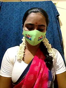 Snapshot of mini-queen chatting on November 11, 2025, 1:22 pm mini-queen online show from November 11, 2025, 1:22 pm