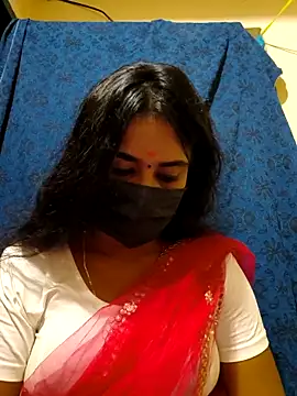 Snapshot of mini-queen chatting on November 23, 2025, 8:47 am mini-queen online show from November 23, 2025, 8:47 am