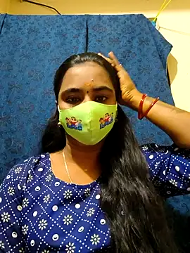 Snapshot of mini-queen chatting on November 29, 2025, 1:58 pm mini-queen online show from November 29, 2025, 1:58 pm