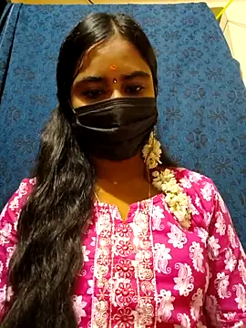 Snapshot of mini-queen chatting on December 5, 2025, 5:53 pm mini-queen online show from December 5, 2025, 5:53 pm