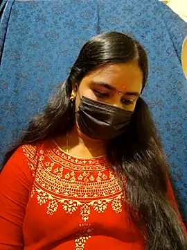 mini-queen online show from December 21, 2025, 2:13 pm