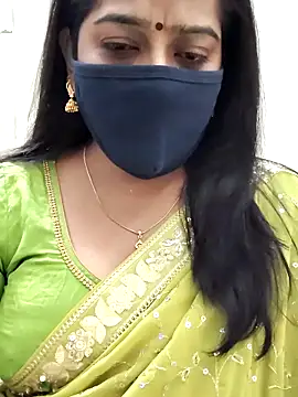 Snapshot of saritha29 chatting on December 19, 2025, 11:28 am saritha29 online show from December 19, 2025, 11:28 am