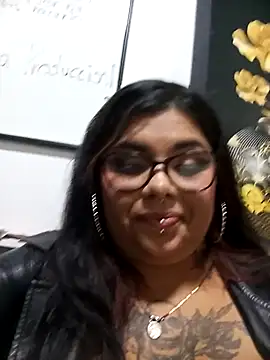 Snapshot of snow_belle chatting on October 22, 2025, 9:14 pm snow belle online show from October 22, 2025, 9:14 pm