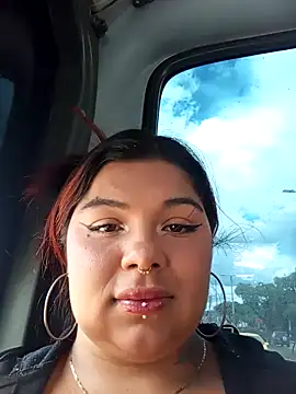 Snapshot of snow_belle chatting on October 26, 2025, 6:03 pm snow belle online show from October 26, 2025, 6:03 pm