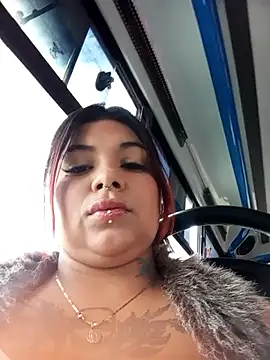 Snapshot of snow_belle chatting on November 13, 2025, 4:17 pm snow belle online show from November 13, 2025, 4:17 pm