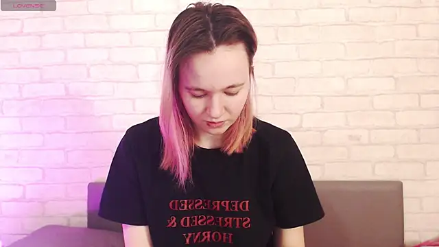 Ericha Stone online show from April 16, 2026, 1:50 am