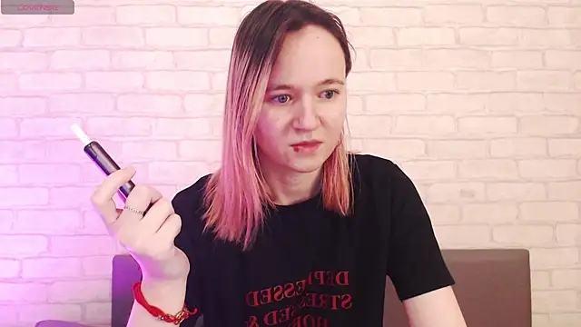 Ericha Stone online show from April 19, 2026, 1:16 am