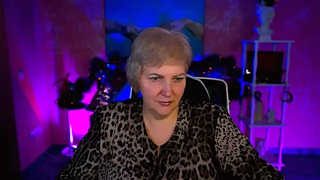 MaryMogan online show from December 18, 2025, 1:06 pm