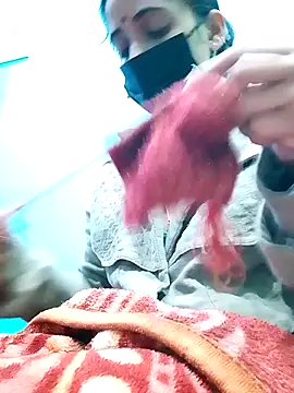 Pahadi couple online show from November 3, 2025, 5:58 pm