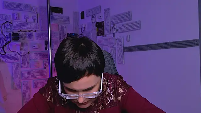 LauraDavidsons online show from September 11, 2025, 8:14 am