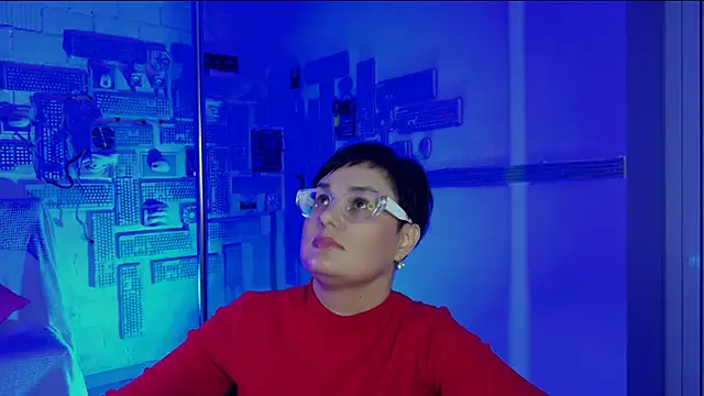 LauraDavidsons online show from October 10, 2025, 5:23 pm