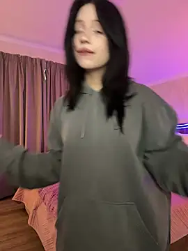 YourLittleDevil online show from March 31, 2026, 5:19 am