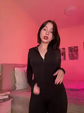 YourLittleDevil online show from July 9, 2026, 6:28 am