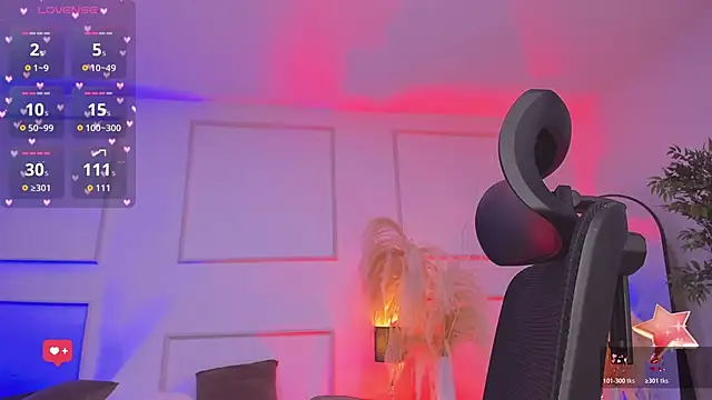 Emilywillis8 online show from November 24, 2025, 1:11 pm