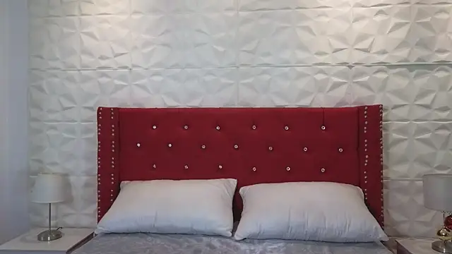 Lucy n pink online show from December 14, 2025, 2:00 pm