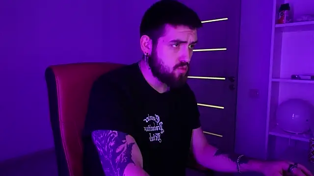 Snapshot of Mike_Platano chatting on November 29, 2025, 9:40 pm Mike Platano online show from November 29, 2025, 9:40 pm