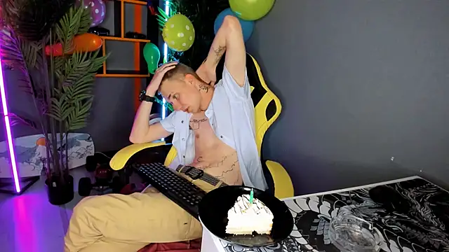 Snapshot of TimBlaks chatting on September 10, 2025, 4:56 am TimBlaks online show from September 10, 2025, 4:56 am