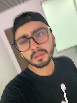 Snapshot of cristopher_wallacee chatting on October 31, 2025, 1:34 pm cristopher wallacee online show from October 31, 2025, 1:34 pm