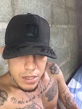 Snapshot of tattoos22 chatting on November 12, 2025, 6:41 pm tattoos22 online show from November 12, 2025, 6:41 pm