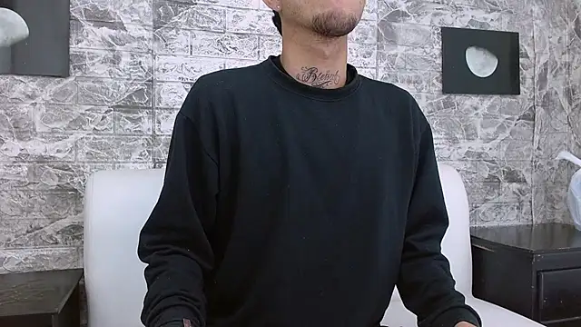 Snapshot of tattoos22 chatting on November 23, 2025, 2:39 pm tattoos22 online show from November 23, 2025, 2:39 pm