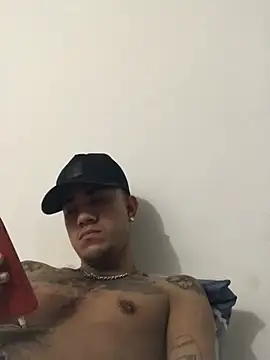 Snapshot of tattoos22 chatting on February 26, 2026, 4:28 pm tattoos22 online show from February 26, 2026, 4:28 pm