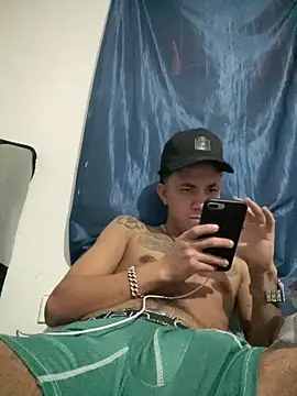 Snapshot of tattoos22 chatting on February 28, 2026, 4:24 am tattoos22 online show from February 28, 2026, 4:24 am