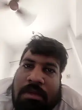 vinay smalldick online show from April 6, 2026, 4:57 am