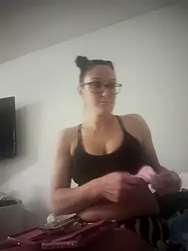 Snapshot of PrincessP8989 chatting on February 20, 2026, 9:43 am PrincessP8989 online show from February 20, 2026, 9:43 am