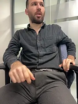 Snapshot of speddy34 chatting on December 19, 2025, 7:15 am speddy34 online show from December 19, 2025, 7:15 am