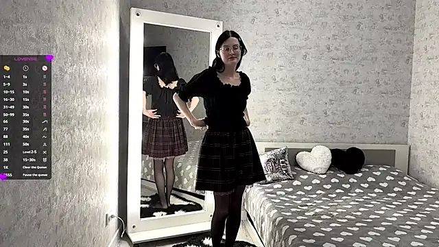 FakeLamb online show from October 13, 2025, 9:04 pm