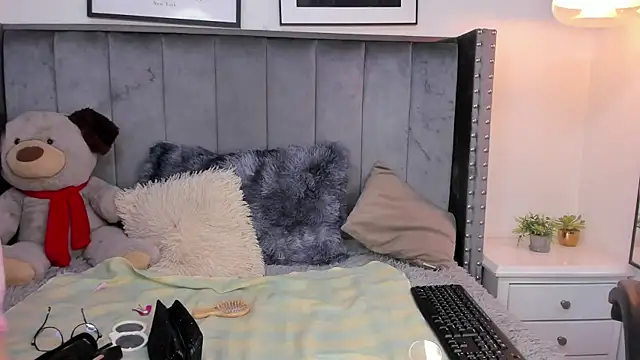 Miyu Komori online show from February 21, 2026, 12:39 pm