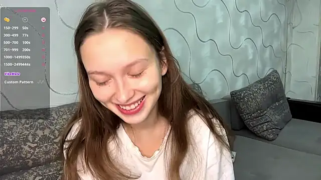 CharlynDini online show from November 3, 2025, 3:13 pm