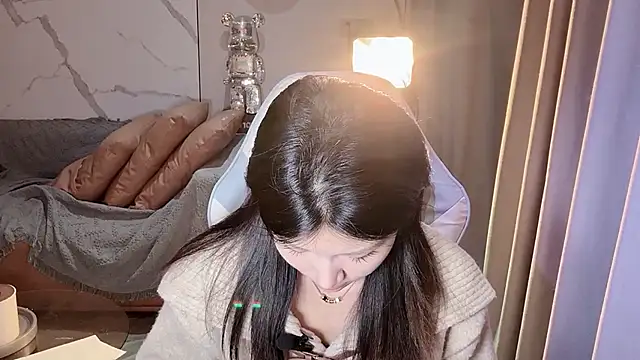 Snapshot of Lixinel-520 chatting on November 30, 2025, 1:04 pm Lixinel-520 online show from November 30, 2025, 1:04 pm